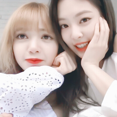 Lisa and Jennie
原截江纪然.