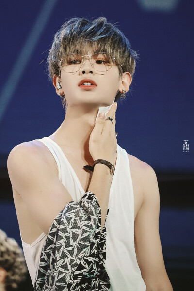 黄明昊【壁纸】