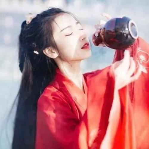 古风真人女喝酒壁纸