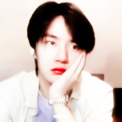 王一博·乳酸饮料
礼貌拿图，二传注明原处江亦，禁二改❌