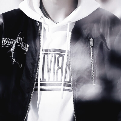 王一博。
©程述 ©Dawngleam0805·王一博