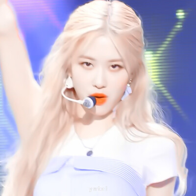 ROSÉ
©️沈喻晴
原截江纪然