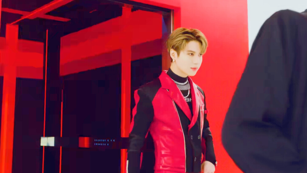 100 MV自截修图
泰民 Kai橙光