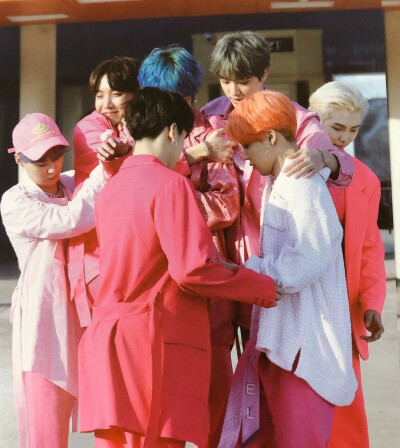 防弹少年团
BTS