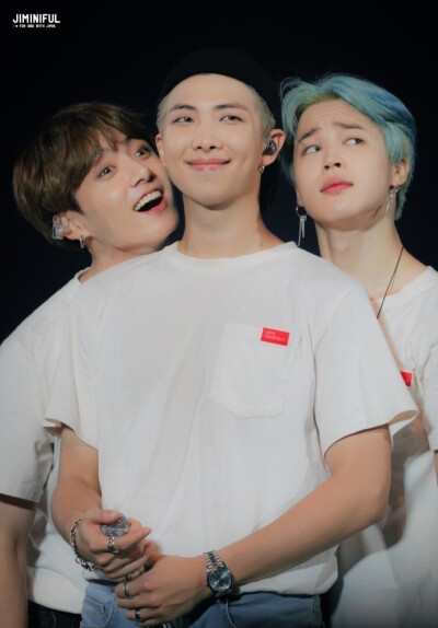 防弹少年团
BTS