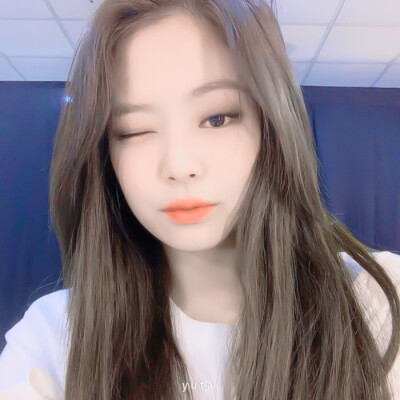 JENNIE
©️沈喻晴