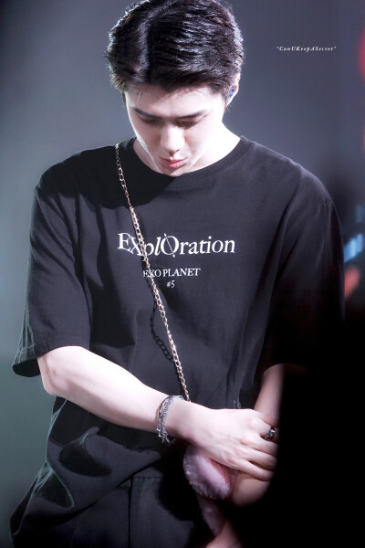 ©CanUKeepASecret
奶勋呜呜呜，改了踹我！