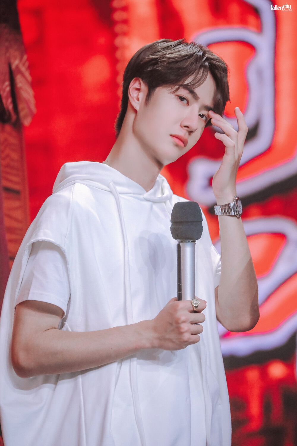 190811 天天向上 @UNIQ-王一博 cr:logo