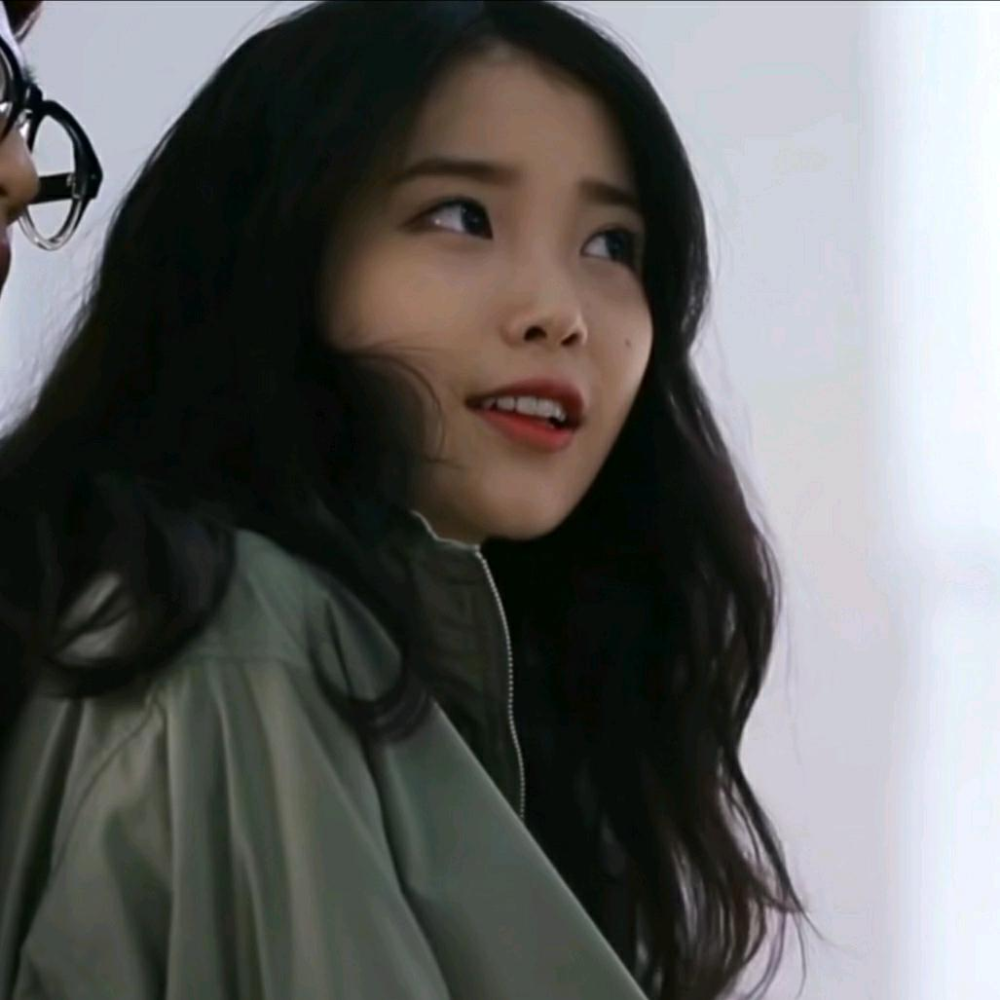 IU