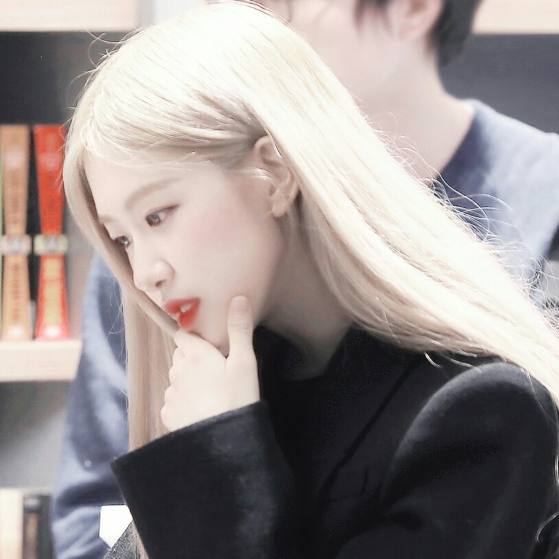 司澄|ROSÉ朴彩英