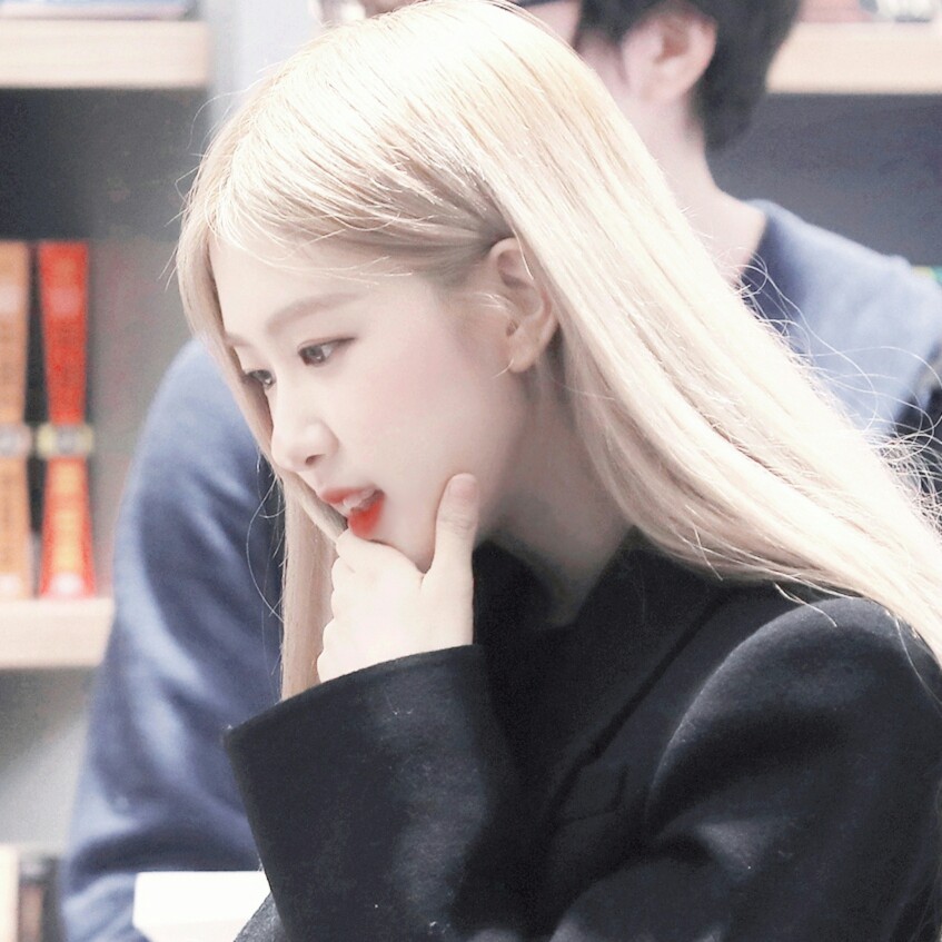 司澄|ROSÉ朴彩英