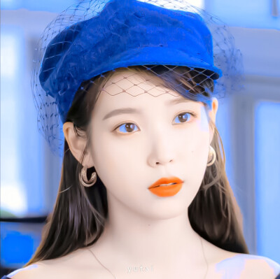 iu
她像含苞待放的花骨朵
©️沈喻晴