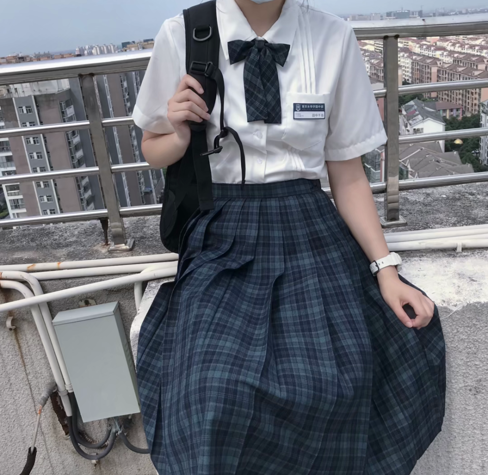 jk制服女生头像(海苔)