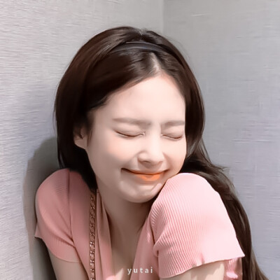 JENNIE
©️沈喻晴