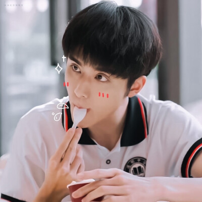 张新成头像
图片来源VB超话
拿图关注
