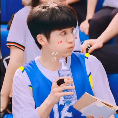 张新成头像
图片来源VB超话
拿图关注
