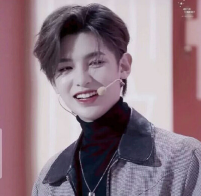 黄明昊