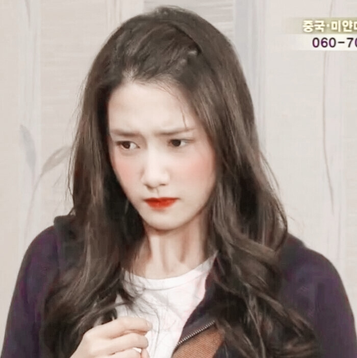 /林允儿/
“世界的温柔，是晚来的善意和干净的你.”
原截自小黄君.已自调.使用请注明林希桃