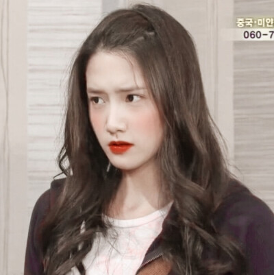 /林允儿/
“世界的温柔，是晚来的善意和干净的你.”
原截自小黄君.已自调.使用请注明林希桃