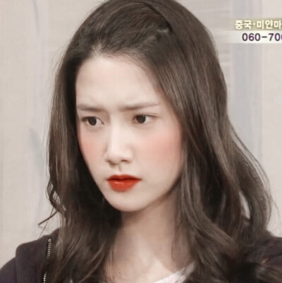 /林允儿/
“世界的温柔，是晚来的善意和干净的你.”
原截自小黄君.已自调.使用请注明林希桃