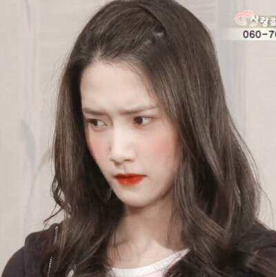 /林允儿/
“世界的温柔，是晚来的善意和干净的你.”
原截自小黄君.已自调.使用请注明林希桃