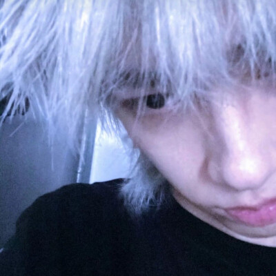 /真人男头（图源各处侵权致歉）
关注“伊雯宝贝”，日常更新头像、背景图、壁纸