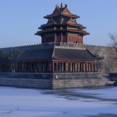 冬深雪冷炉火温酒 而你一笑又见春风
微博:巨黙人