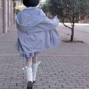 我爱你有种左灯右行的冲突