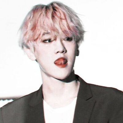 
：月亮是想念你时候的藏窖
