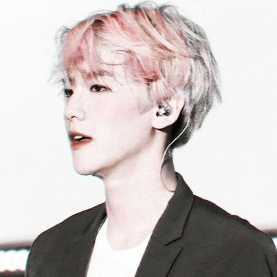 
：月亮是想念你时候的藏窖
