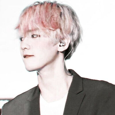 
：月亮是想念你时候的藏窖
