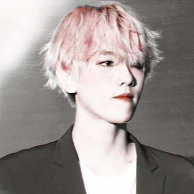 
：月亮是想念你时候的藏窖
