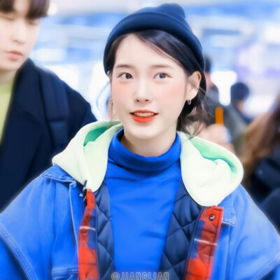 "Blue Side."
＃IU
ALL禁，可当头像。
©️.Boxgame3