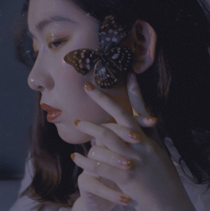 "挑尽春风，去看四海潮生"