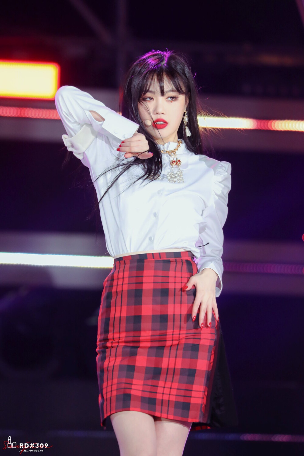 soojin_red0309