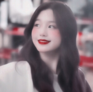 ᴵᶠ ᵒⁿᵉ ᵒᶠ ᵗʰᵉˢᵉ ʷⁱᵗʰᵉʳᵉᵈ ᶠˡᵒʷᵉʳˢ ᶜᵃⁿ ᵐᵃᵏᵉ ʸᵒᵘ ᶠᵉᵉˡ ᵇᵉᵃᵘᵗⁱᶠᵘˡ, ˡᵒᵛᵉ ʷⁱˡˡ ᵇˡᵒʷ ⁱᵗ ᵗᵒ ʳᵉˢᵗ ⁱⁿ ʸᵒᵘʳ ʰᵃⁱʳ.

倘若这些凋零的残花能有一朵你觉得美丽，爱就会将它吹送到安息到你的发丝。

图源Diary_0022
模板bitterrr_比特