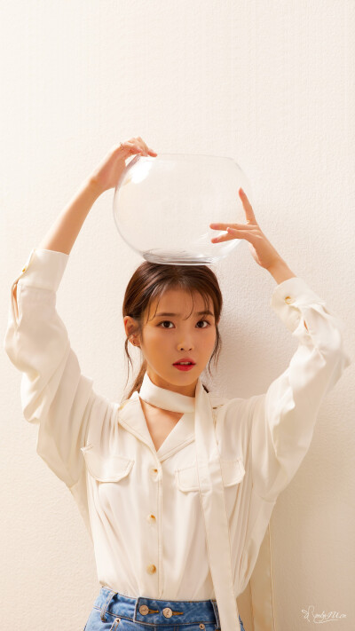 IU 李知恩 