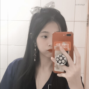 
▲不知道今天修啥的时候突然看到君君的自拍




顾绾柒