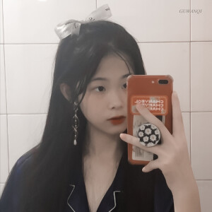 
▲不知道今天修啥的时候突然看到君君的自拍




顾绾柒