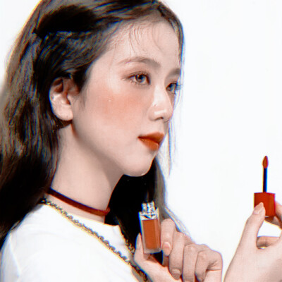 
JISOO & Lipstick