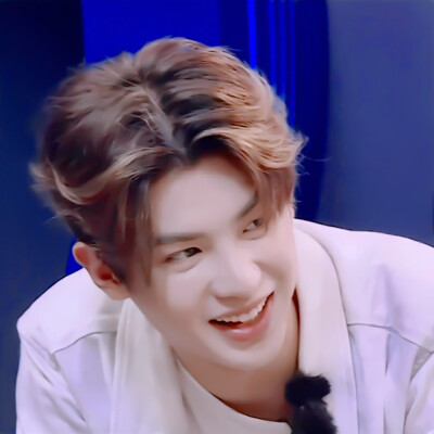 “ᶦᵗ'ˢ ᵉⁿᵒᵘᵍʰ ᵗᵒ ʰᵅᵛᵉ ʸᵒᵘ”
“有你就够了”
ò.ό黄明昊
ò.ό拿图看专辑
ò.ό截cr许嘉怡
ò.ό贴纸cr扯扯裙边
@jjjustin0219 ​​