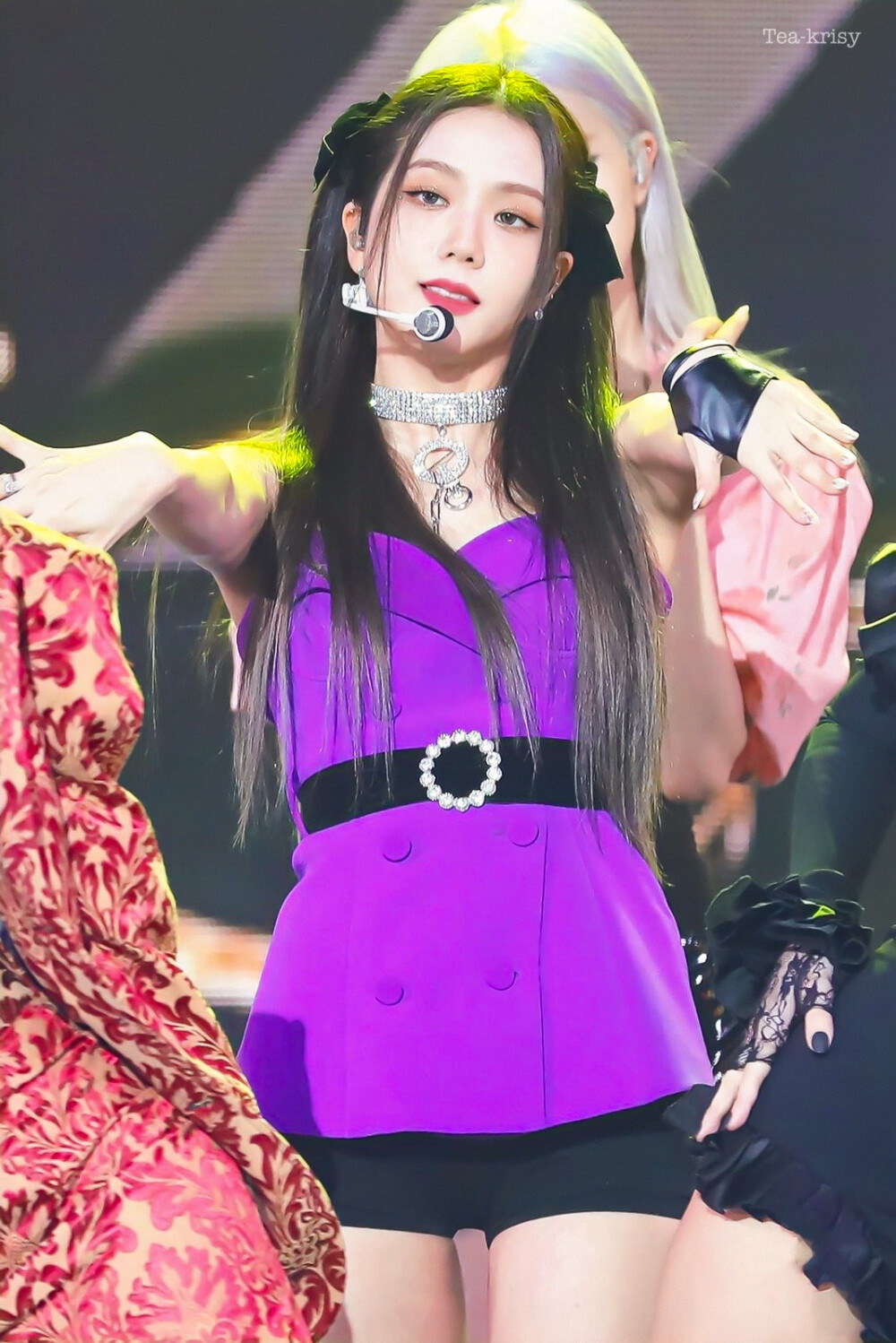 JISOO
©Tea-Krisy