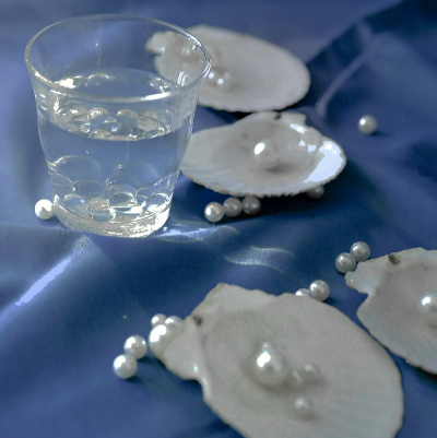 《蓝色可溶于水》cr：人类观察机
背景图°｜女头°｜仙女头像