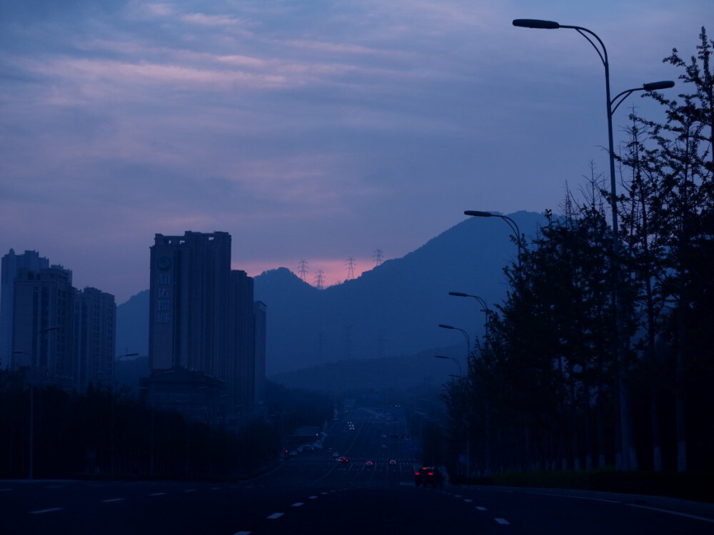 又一个紫色的傍晚