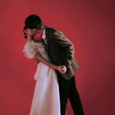 江湖不好混了 躲我被窝里吧.