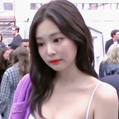 金智妮Jennie
原截江纪然
crlxs春日恋熊社