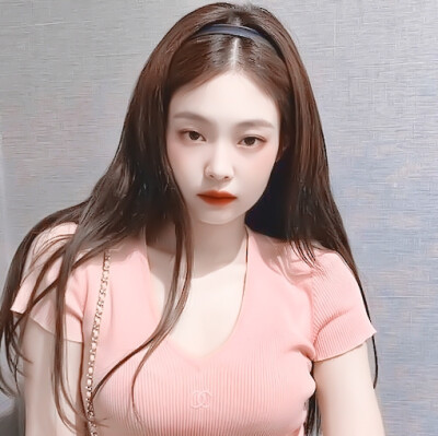 ·JENNIE
#不是吧，都2020了还有人认为修图/滤镜up都是白嫖