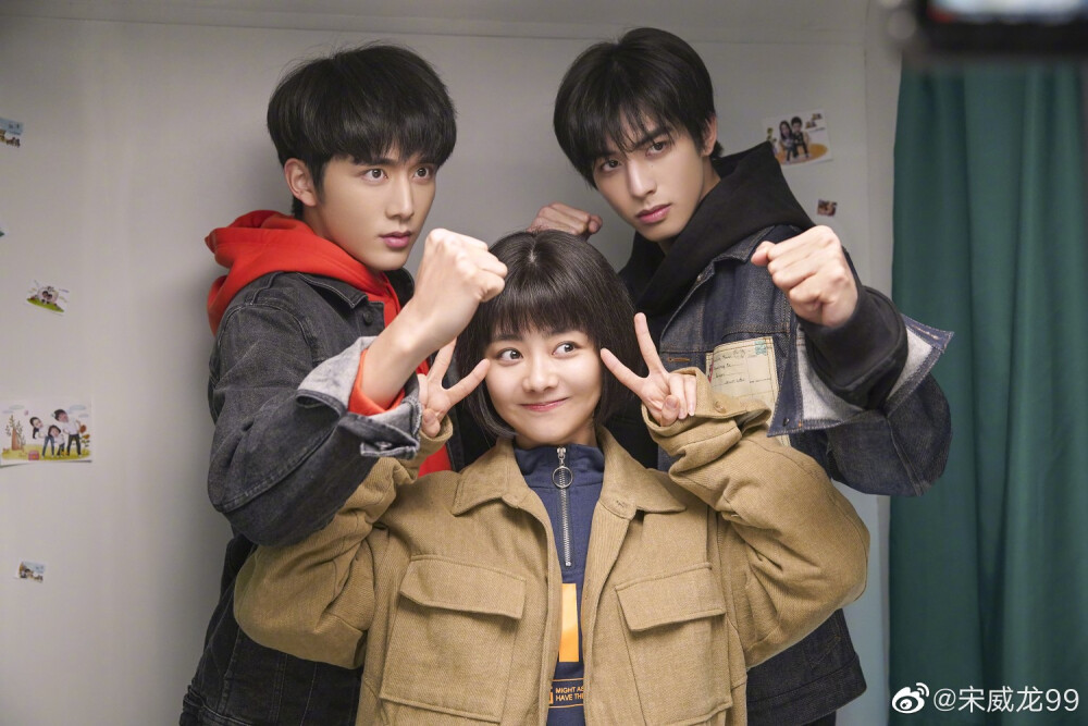 以家人之名
宋威龙×凌霄
张新成×贺子秋
谭松韵×李尖尖