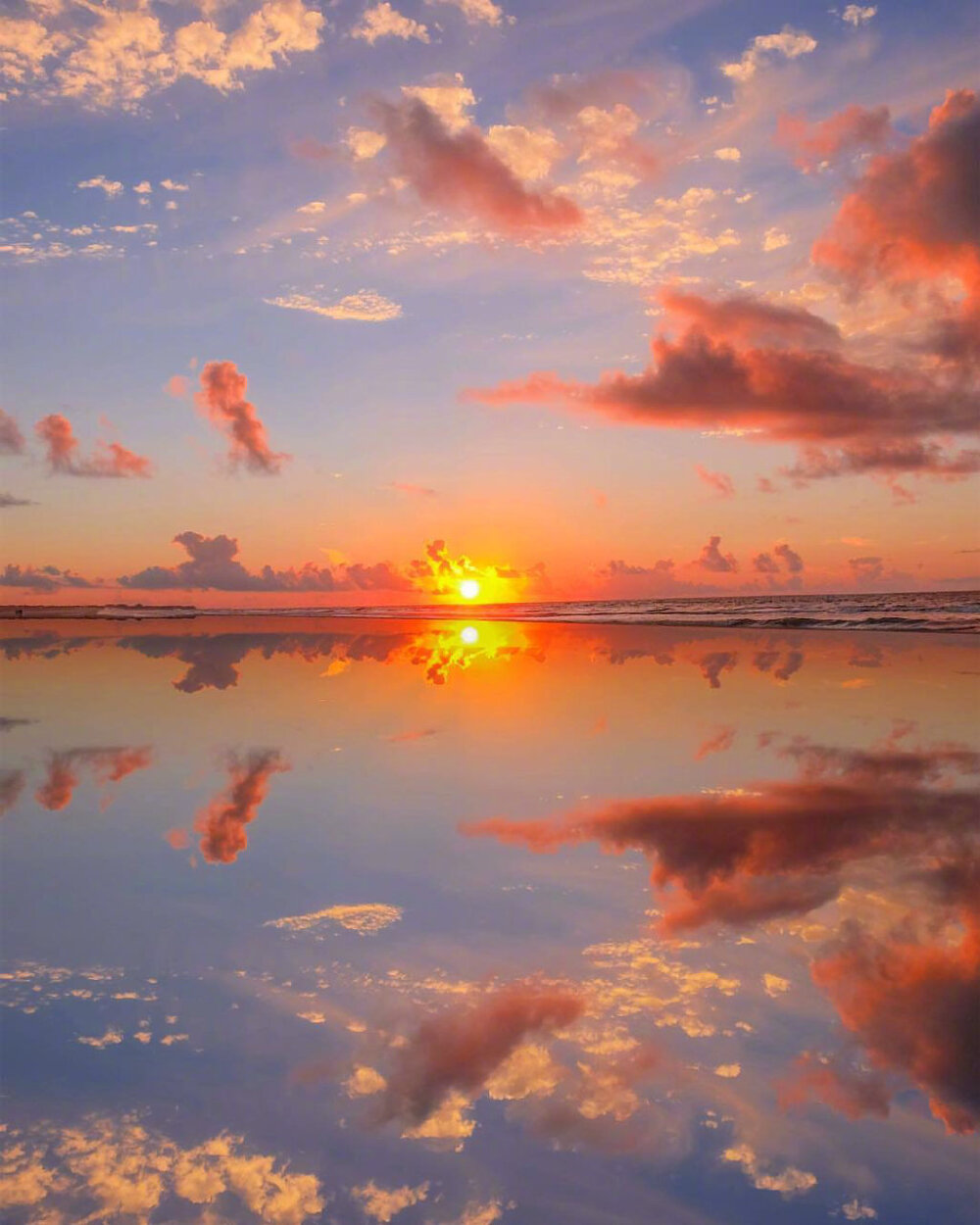 晓看天色暮看云