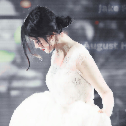 
：princess finally walked into the palace with her winox.
©Moonlight_iu.